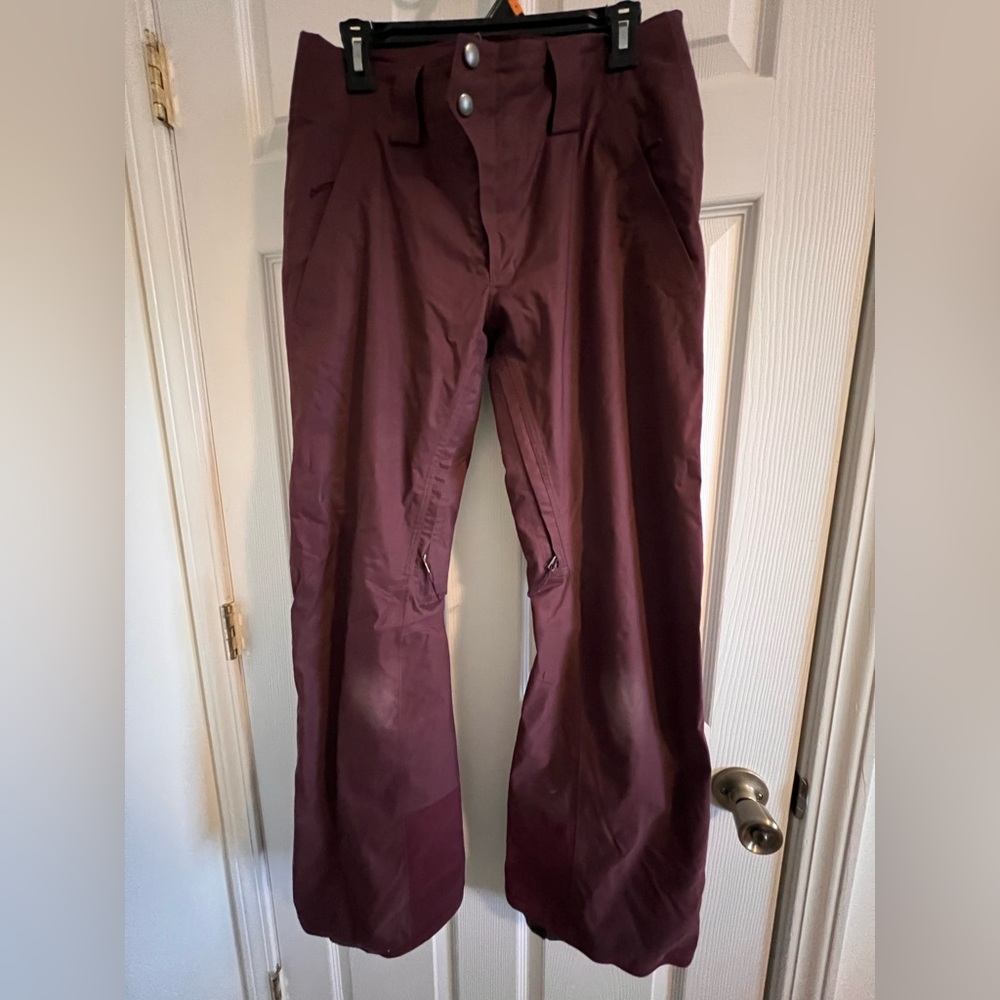 Patagonia Burgundy Ski or Snowboarding Pants Size S